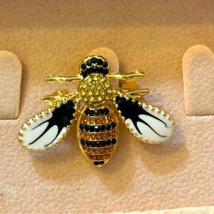 NWOT Bee Brooch!